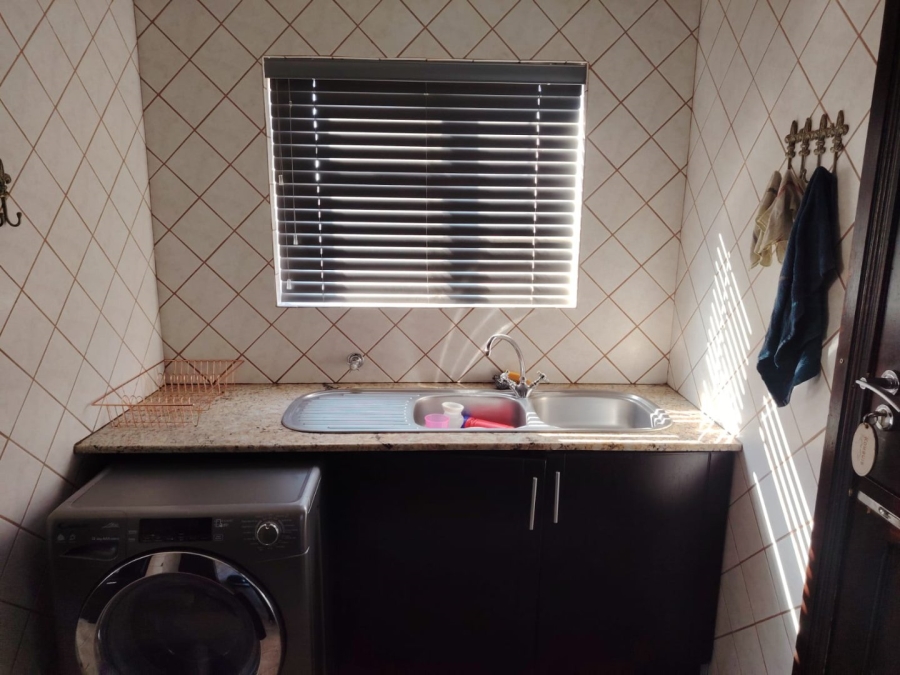 3 Bedroom Property for Sale in Pentagon Park Free State
